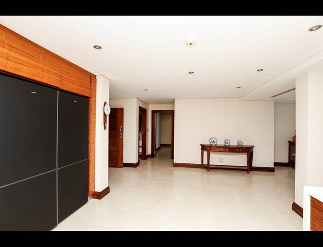 3 BEDROOM APARTMENT FOR SALE IN UMHLANGA CENTRAL